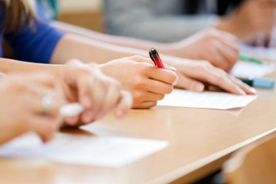 <span>Ergen ve Yetişkin Psikolojisi</span>BAŞARILI BİR SINAV İÇİN KAYGIYI YENMEK BÜYÜK ÖNEM TAŞIYOR